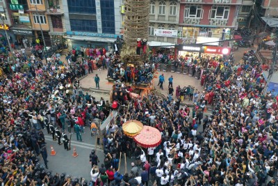  ललितपुरमा रातो मच्छिन्द्रनाथको रथारोहण,मच्छिन्द्रबहालबाट पुलचोक पुर्याईयो 